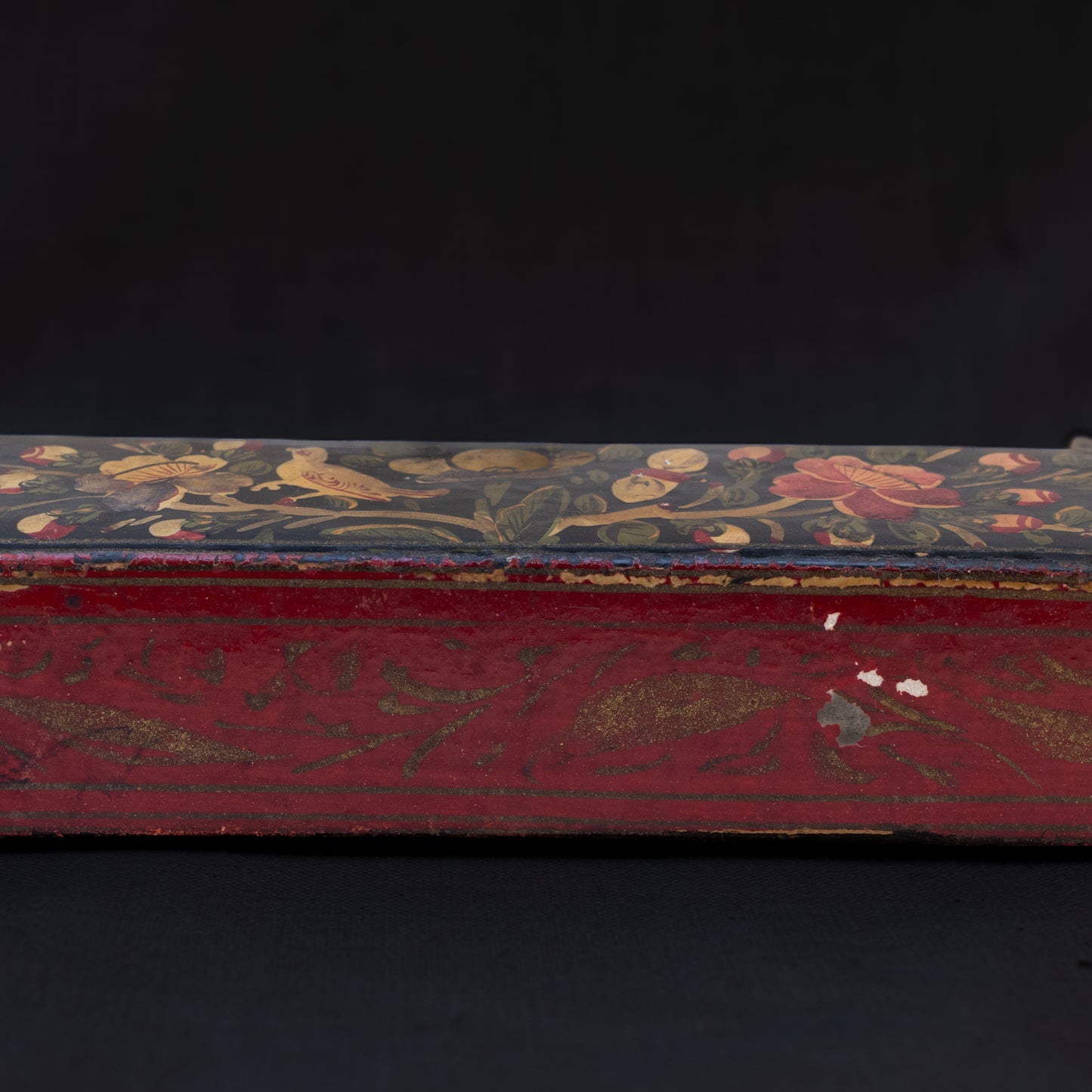 Floral Lacquered Qalamdan with Naturalistic Botanical Painting