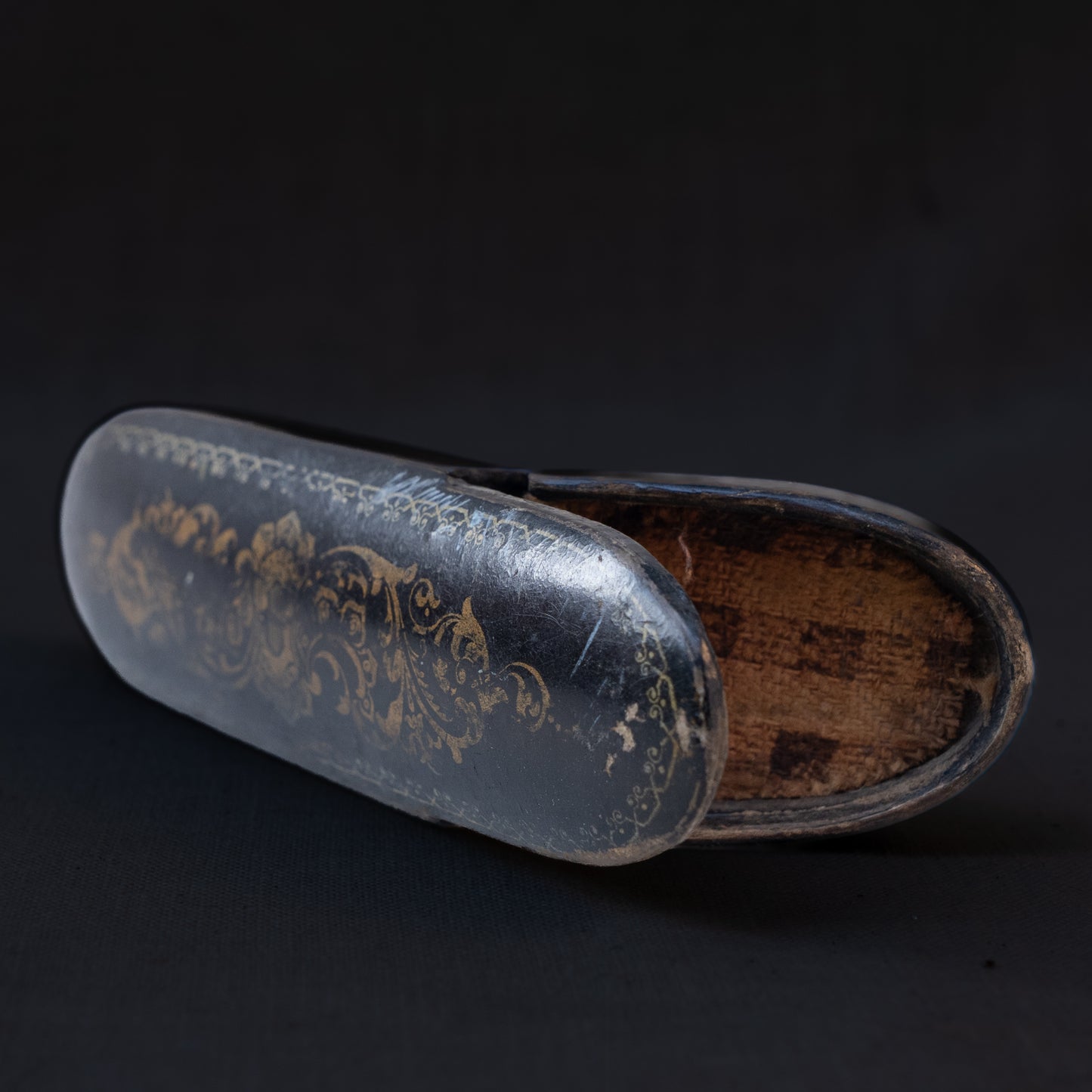 Mid-Century Lacquered Makeup Brush Case with Gilt Scrollwork